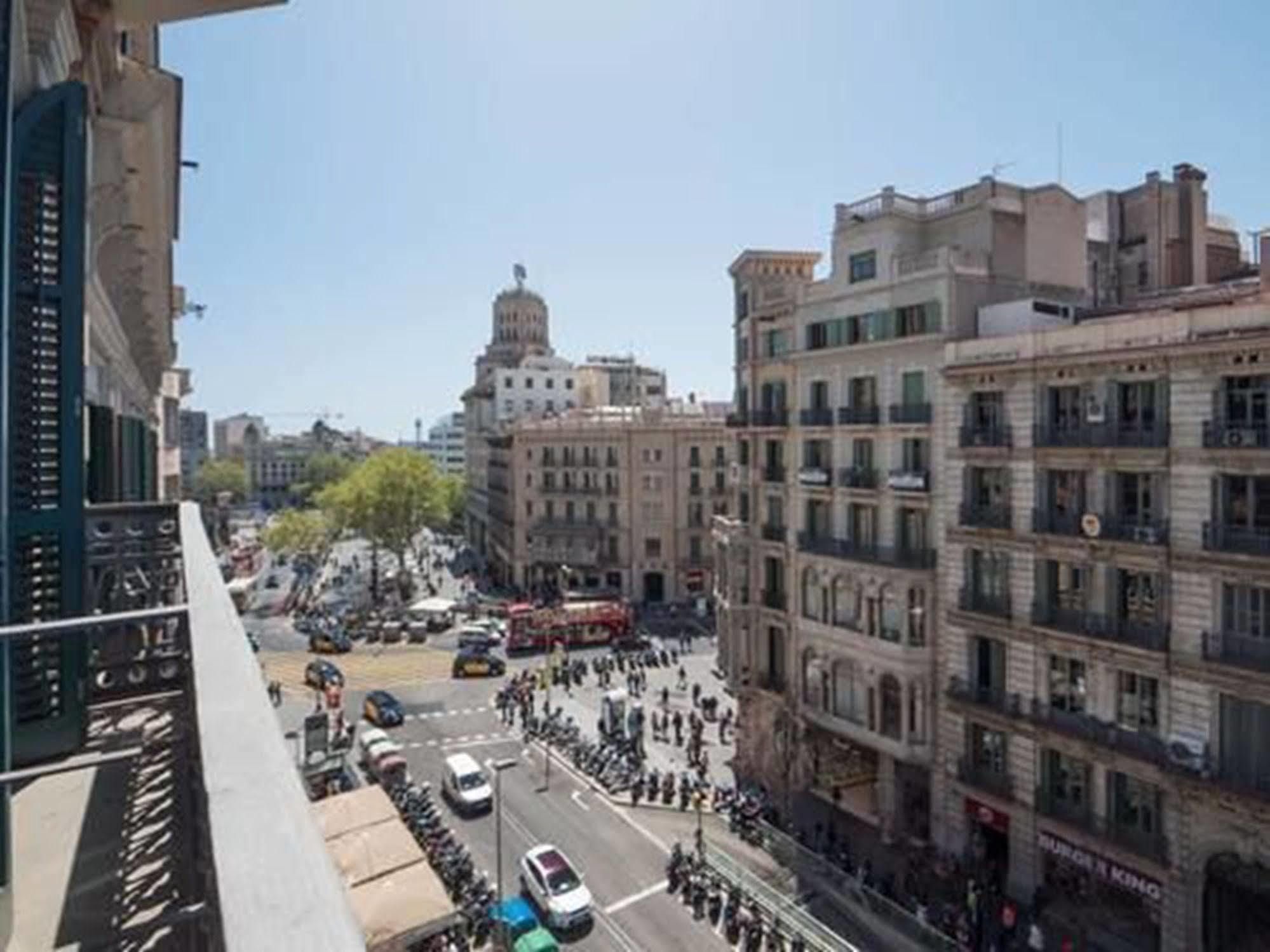 Rent Top Apartments Near Plaza De Catalunya Barcelona Exterior photo