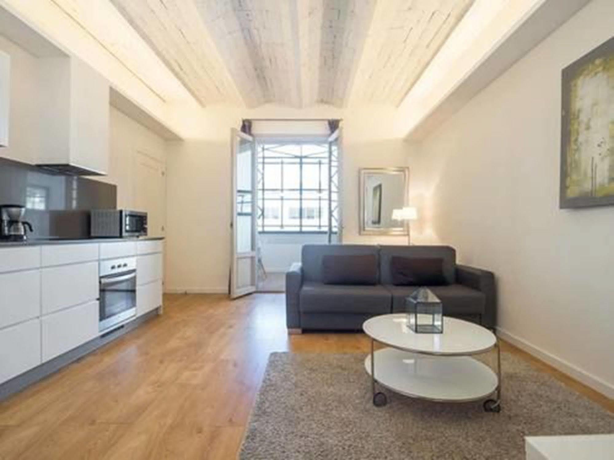 Rent Top Apartments Near Plaza De Catalunya Barcelona Exterior photo