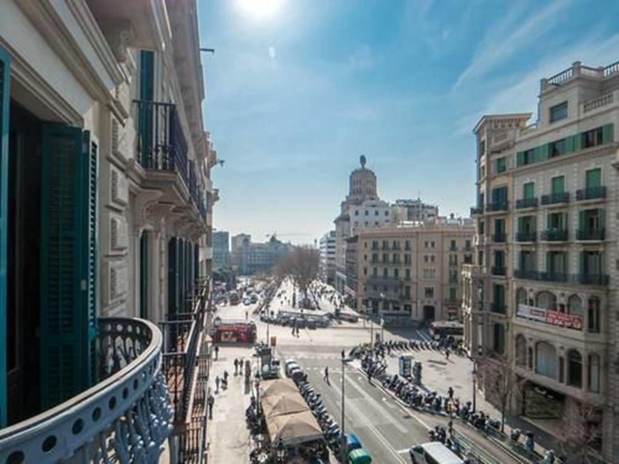 Rent Top Apartments Near Plaza De Catalunya Barcelona Exterior photo